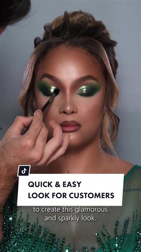 Quick and Easy Green Makeup Tutorial for Customers