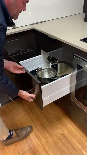 How to remove and put back a Blum Antaro Drawer