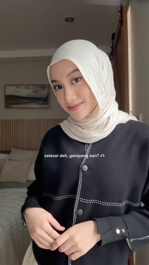 Here’s a simple pashmina tutorial wearing Jessie Everyday Shawl & Reva Jacket in Black ✨ #geulis