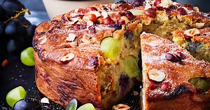 Gâteau d'automne au raisin et noisette