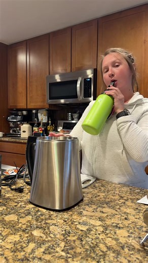 Magic butter machine = Garlic jalapeño oil #fyp #cooking #cookingoil #garlic #jalapeno