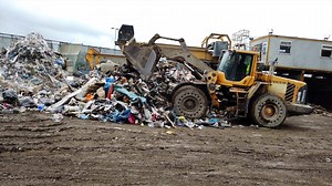 5.9K views · 124 reactions | Check out this beat up Volvo wheel loader, still going strong! LIKE us on FACEBOOK! FOLLOW us on INSTAGRAM: instagram.com/diggersanddozers SUBSCRIBE to us on YOUTUBE: YouTube.com/diggersanddozers | Diggers & Dozers | Facebook