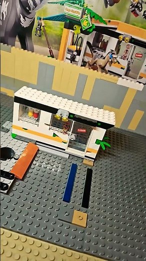 LEGO Jurassic World Raptor & Titanosaurus Tracking Mission finished building bag 4