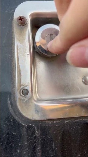 Unlocking my truck toolbox. Must Watch!