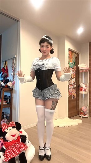 王宸尔Babyslow on Instagram: "I am robot doll 🤖🥰❤️ #babyslow #babyslowdance #aiロリータ #doll #dollgirl Movie & Support @evolver_x.jp 💯🧸🐮 #robot #ダンス #ロボット #popping #踊ってみた #ロボットダンス #robotdance #dancechallenge"