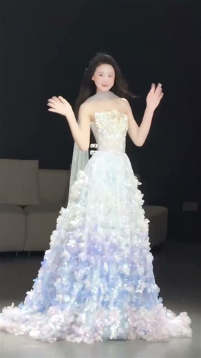 蓝紫色渐变的花花婚纱少女的甜梦皆藏于此~ #viralvideo #dress #连衣裙 #商丘婚纱 #weddingdress #fashion
