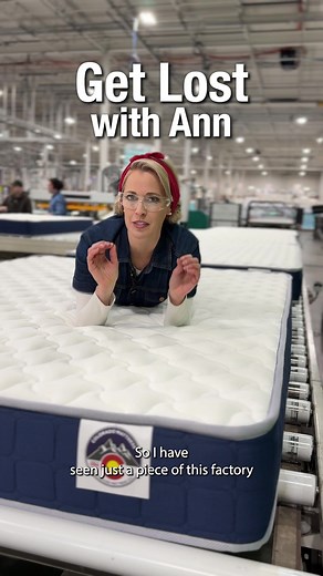 Perdido en la Fábrica de Colchones: Diversión Inesperada