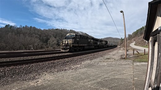 NS 123 #trainsoftiktok #tennessee #railfansoftiktok #railfan
