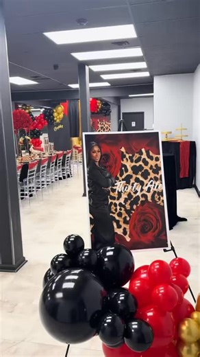 We love a Intimate setup! Surprise bday dinner!! 🥀 Birthdays are meant to be celebrated! Now Booking! | The Intimate Space Indy