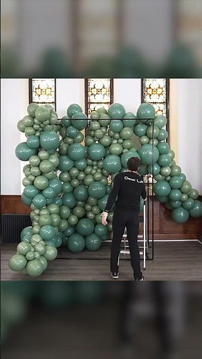 Creating this balloon arch/tunnel vibe #diy #balloon
