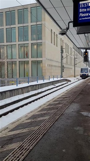 E-Lok Br 145 044-4. –—–—–—–—–—–—–— sie war auch auf der S4 Einfahrt in den Hauptbahnhof von Hannover und auch mit Wagen und Steuerwagen von TRI. –—–—–—–—–—–—–— @Trainspotter Lukas @The-OEV-Mike @ÖBB 4020 🚂🚂🚂🚆🚄🚄🚄🚝🚆 @Züge🚆 In Braunschweig @trainspotterHBS und HH @Trainspotter 🚊🚌🦦🐕🍄🍓 @Trainspotting in NRW @Spotter.2008 @Eisenbahnfotografin ÖBB 🔥🚂❤️ @TrainVibes_KA @Trainspotter Nordbayern 75 @Trainspotter Nils Haefner @Trainspotting.berlin @Trainspotter_33 @Trainspotter_Ingolstadt 