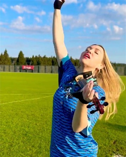 NEYMAR VIBES ⚽️🎻 Balada Boa on Violin ft. FIFA World Cup 2026 Ball!