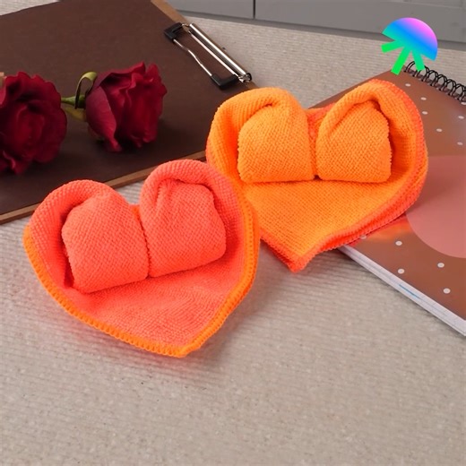 Towel folding trick everyone should know! ❤️ #fblifestyle | HistoryLens