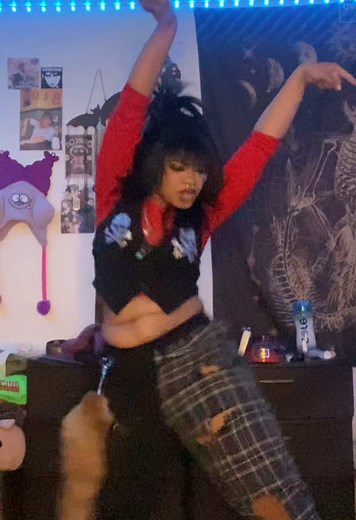 Rock Dance to Dragula by Rob Zombie