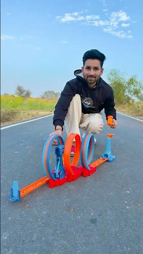 Hot Wheels Ultra Hots Loop Madness Track Set with 3 Loops and 1 Hot Wheels Car 🔥