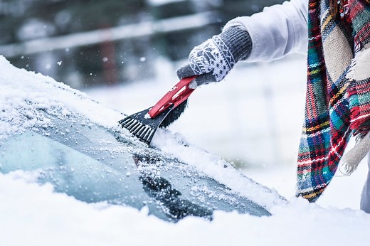 Tips for How To Remove Ice From the Windshield in the Winter
