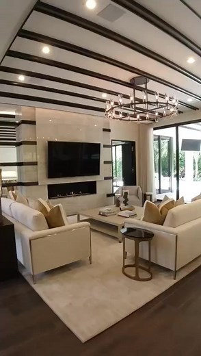 Stunning waterfront property located in Florida #luxury #homeoftheday #houseoftheday #modernhomes #interiors #interiordesign