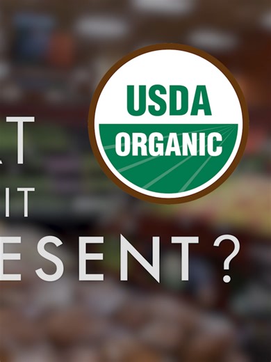 🌱 ORGANIC RISING — Demystifying Organic Agriculture 🌱 What is behind the USDA Organic label? What is GLYPHOSATE, which is forbidden to used in organic food production? What are scientists finding in Atrazine, 2,4-D and dicamba? 🎬 Watch the award-winning documentary: 👉 OrganicRisingFilm.com With subtitles in Spanish, French, Portuguese (Brazil), Chinese, and Japanese 🌍 Pull back the curtain and get the facts: ✨ The organic label is the only food label that guarantees: • No GMOs • Bans 900 sy