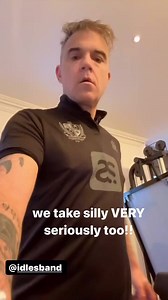 Sarah Steel it had to be done 😆😆😆 Robbie Williams takes silly very seriously you know… #robbiewilliams | Robbie Williams Fanfest