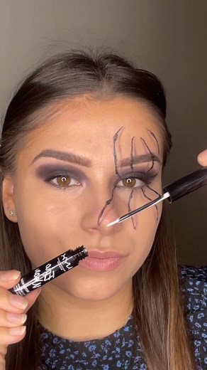 Maquillage d'Halloween : Araignée Géante en 3 Étapes