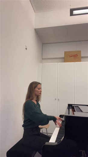 Nostalgic Performance of Bach Prelude at University