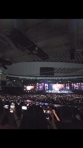 329K views · 11K reactions | 跟著二姐江蕙一起“甲你攬牢牢”淚奔 還好燈光夠暗 | 呂文婉get in TOUCH | Facebook