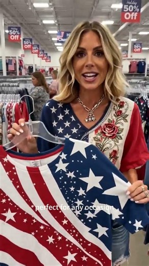 Women's Vintage Flag Floral Art Print V Neck Linen Blend T-shirt