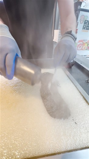 Mesmerising sizzle #candymaking | Rocks & Rolls Candy
