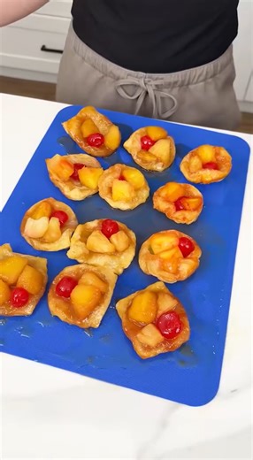Upside down pineapple puff pastries that wow