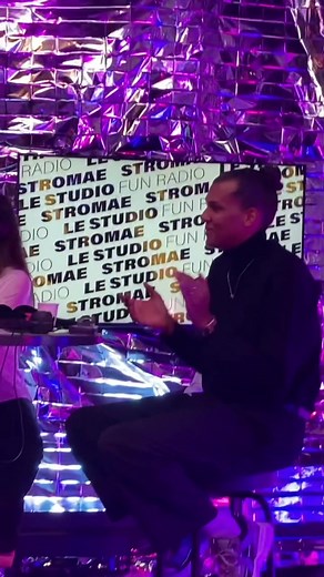 Performance Électrisante avec Stromae en Direct !