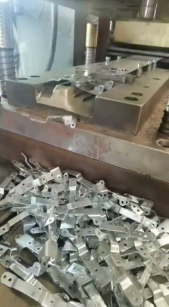 deep drawing stamping die , progressive stamping die