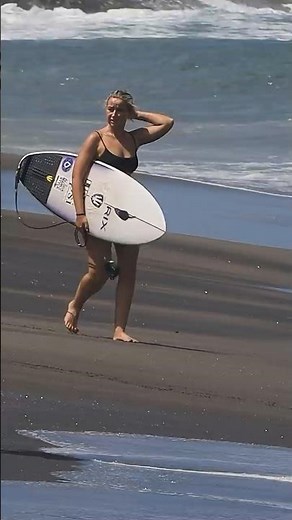 Georgie Has A Great Backside Attack #surfersofbali #surfingbali #surfer
