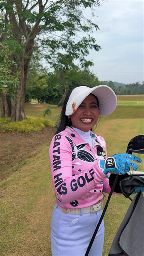 Birdie Achieved at Batam Hills GC: Caddy Windy Joins In