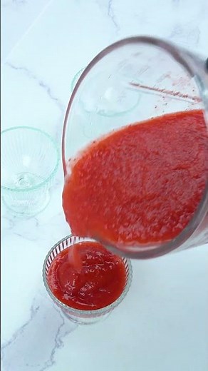 Best Frozen Strawberry Daiquiri 🍓 Easy Summer Cocktail