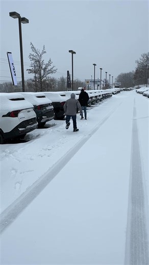 #sebastianatkia #kiaenespañol #Kia #togetherwefindyourcar #matthewskiaofblakely | Sebastian at Matthews KIA of Blakely