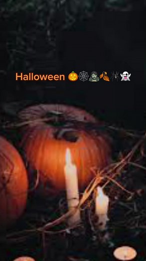 Christmas vs Halloween #halloweenvschristmas#halloween #christmas#spooky#spookyseason #fallvswinter#canweswitchthelanguage #foryou#viral#greenscreen