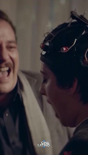 3.8K views | Los domingos en mayo son朗ESTELARES﻿朗 Pensando en ti, creamos una programación dominguera para que pases el día sentado en tu sillón favorito, comiendo tu comida favorita y viendo las mejores películas del mes. Con #Cinelatino, te olvidas de los lunes拾 | Cinelatino | Facebook