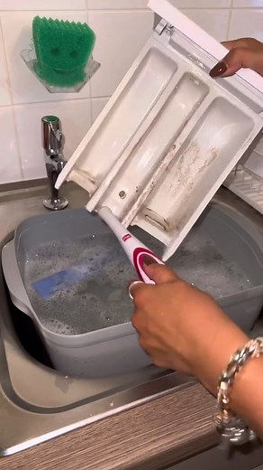 Washing machine cleaning tip! 🧺✨ when was the last time you took a look inside your machine drawer 🫢 #deepcleaning #homecleaning #cleaning #deepcleaning #mirror #kitchen #reelsfacebook #fypシ゚ #reelsvideo #reelschallenge | Adam Davies