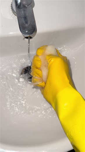 The Allure of Toxic Combos: Dettol Rinse Experience