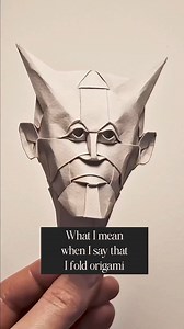 Fynn Jackson is the name behind @jacksonsorigami, a project that brings to life in a contemporary way an ancient Japanese technique: origami. Originally from Sweden, Fynn considers himself a sculptor and paper artist. With just one sheet and different folds, he creates beautiful masks that transport you to different moments in history, make reference to a character or are simply created thinking about the moments he lives, such as the cold Swedish winter. | Domestika