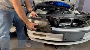 BMW E46 Headlight Removal - 1999-2005 3 Series Sedans/Touring