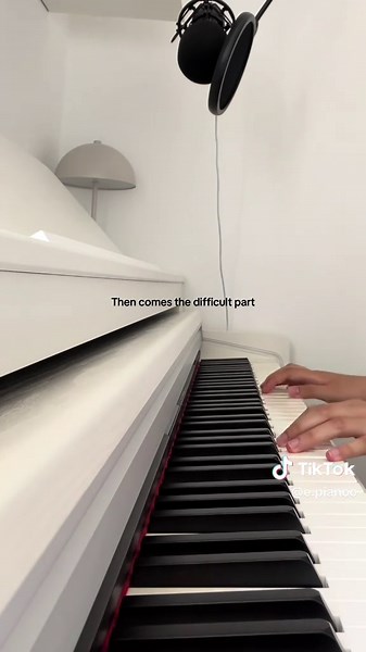 Just wanted to see how strong muscle memory can be #interstellar #piano #movie #musclememory #foryou