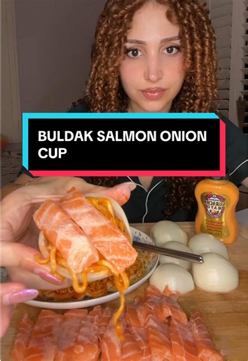 my dinner tonight was buldak salmon onion cups 😋🔥 #buldak #salmon #onioncup #koreanmukbang #koreantrend