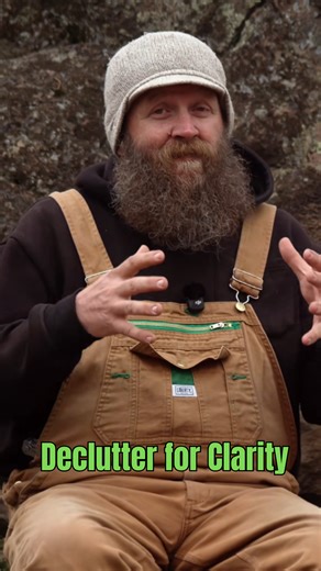 Organize your messy space – declutter for clarity