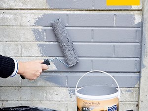 Does your precast wall look dull and dated? Revamp it it with a lick of paint. ​Here's how>>> https://goo.gl/wr2wPw | Builderssa