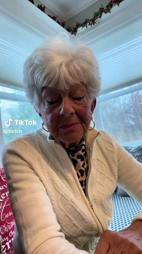 wholesome talks with grandma 🥰 (ig: sabboukheir)