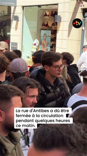 #Cannes2026. Une rue bloquée à cause... d'une nouvelle montre