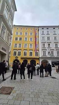 모차르트 생가(Mozarts Geburtshaus)입니다.