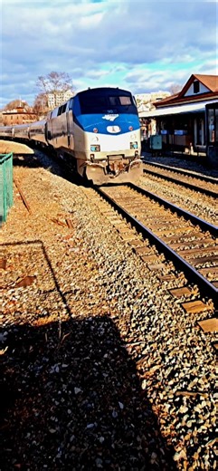 Amtrak K5LA For Peekskill Station! P42 #90 Leads Train #284! P32 #700 Trails