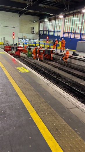 Night shift magic at London Euston railway station 🚆 Track crews deep-cleaning the rails and swapping out tired ballast on the platforms — industrial hoovers doing the heavy lifting so trains can run smooth and safe by morning. #RailwayWorks #NightShift #TrackMaintenance #LondonRail #infrastructure